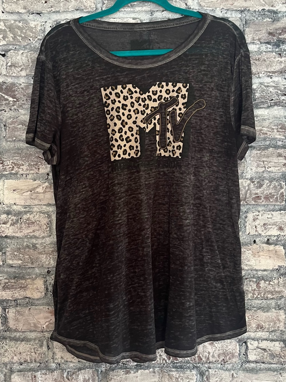 MTV Leopard Logo Black Short Sleeve Tee Sheer feel excellent condition
